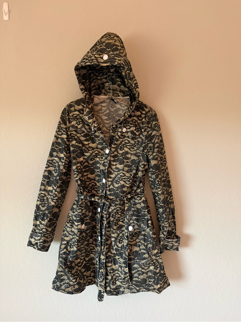 Lace Print Utility Jacket - Black & Tan